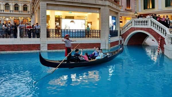 东方明珠，澳门的历史与现代交织风采